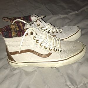 Brand new women’s high top Vans size 7